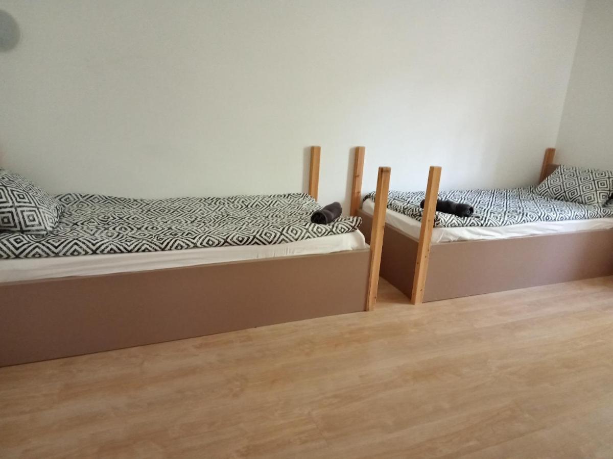 Tiszaliget Apartman Es Szallo Szolnok Exterior photo